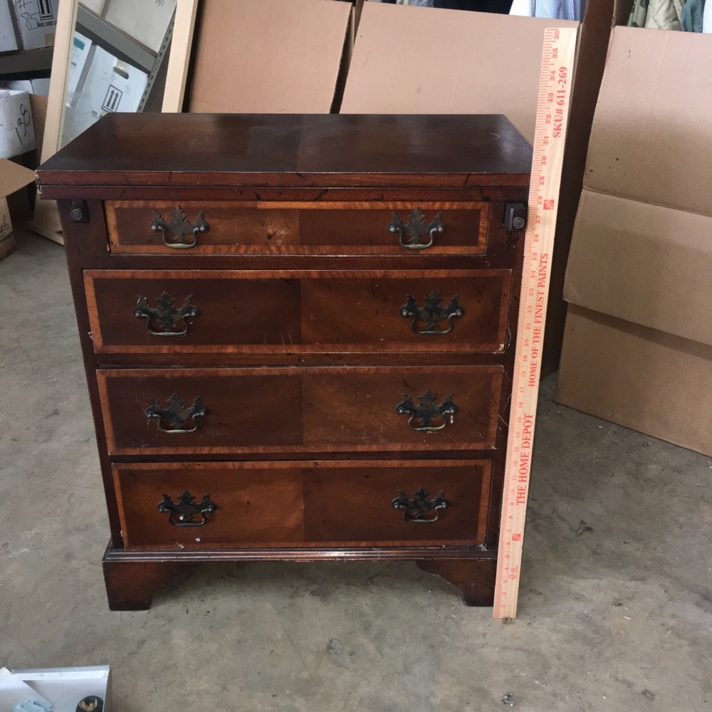 Dresser - Picture 3 of 3